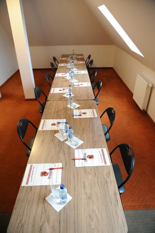Koziegłowy Hotel Czardasz מראה חיצוני תמונה