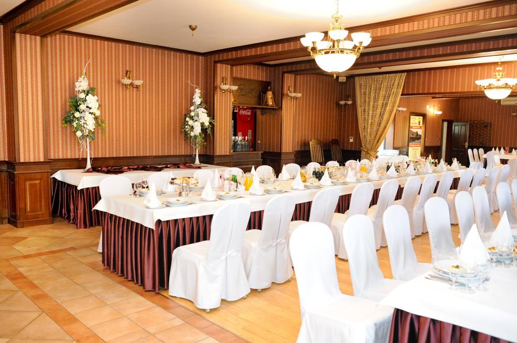 Koziegłowy Hotel Czardasz מראה חיצוני תמונה