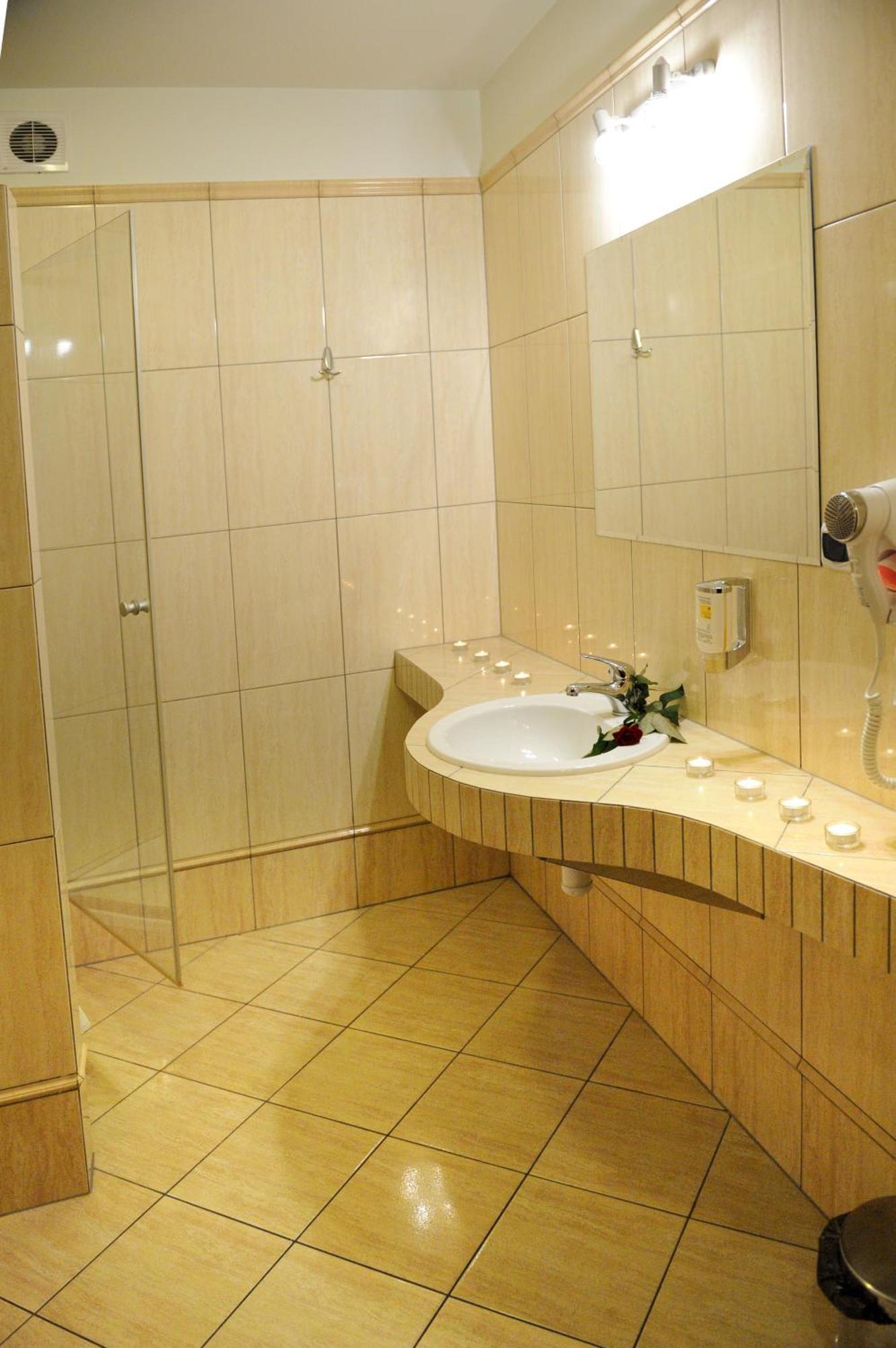 Koziegłowy Hotel Czardasz מראה חיצוני תמונה