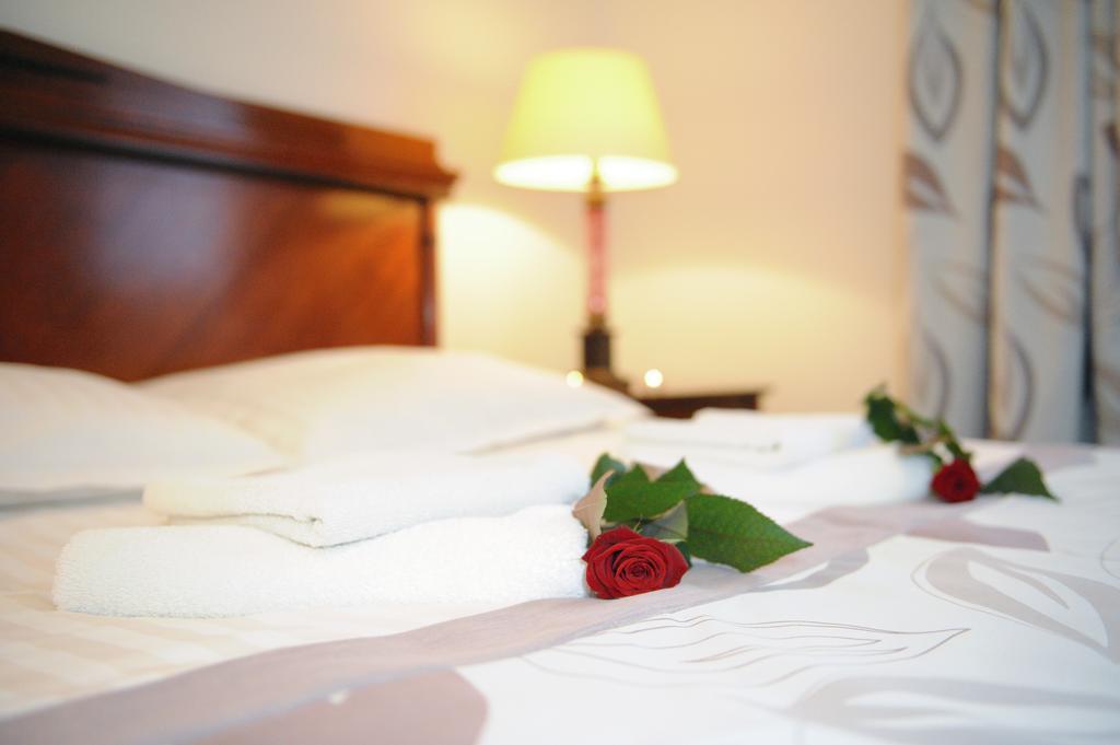 Koziegłowy Hotel Czardasz מראה חיצוני תמונה