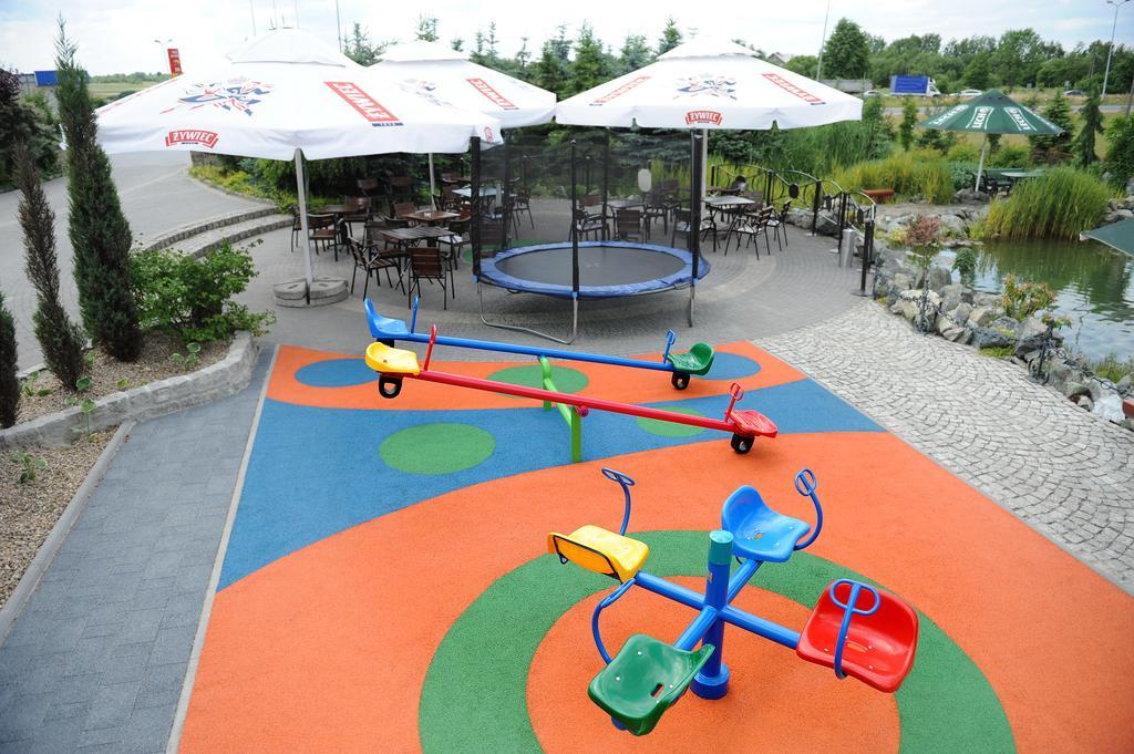 Koziegłowy Hotel Czardasz מראה חיצוני תמונה
