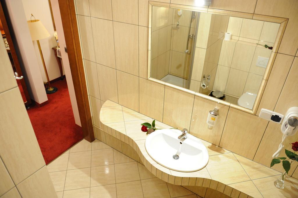 Koziegłowy Hotel Czardasz מראה חיצוני תמונה
