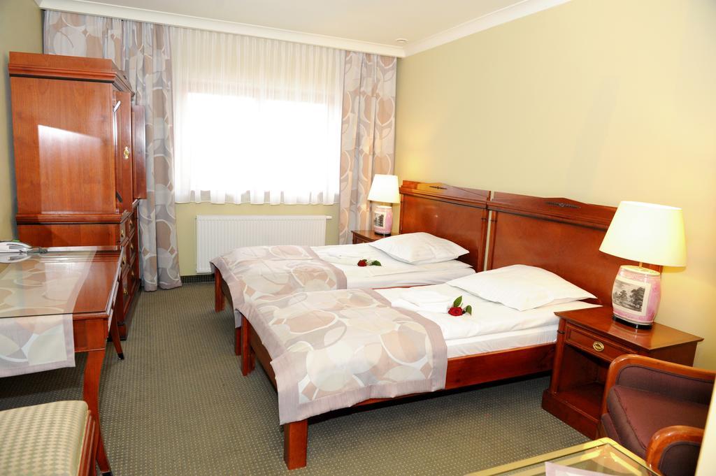 Koziegłowy Hotel Czardasz מראה חיצוני תמונה