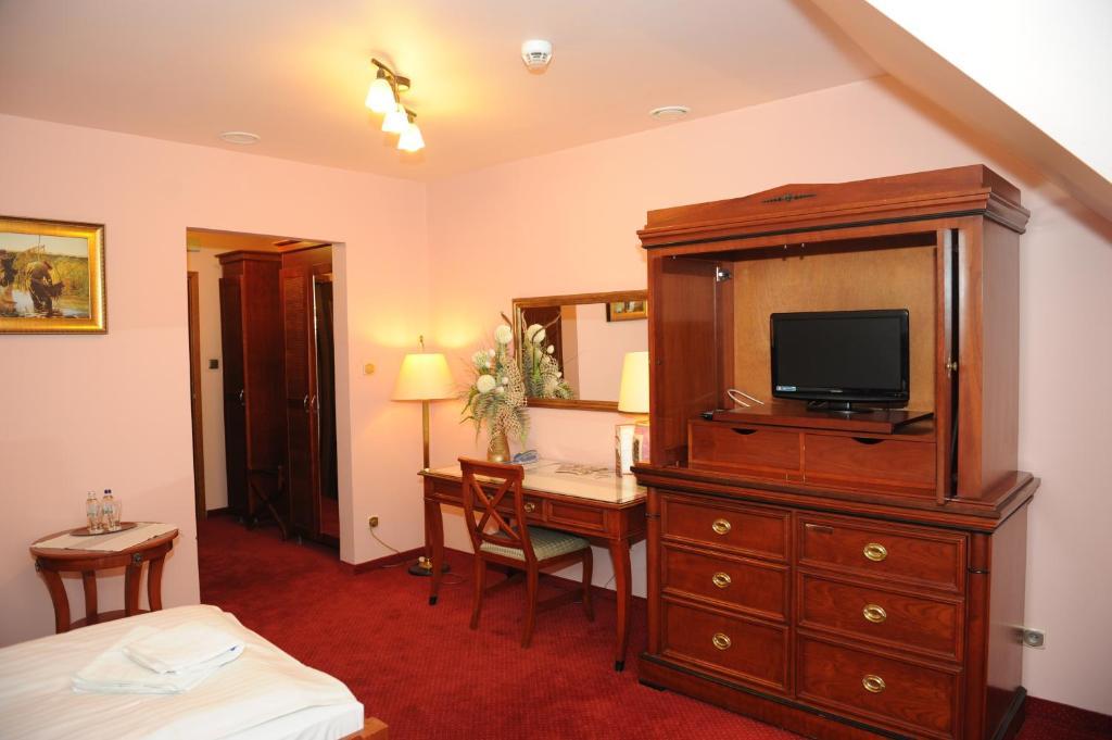 Koziegłowy Hotel Czardasz מראה חיצוני תמונה